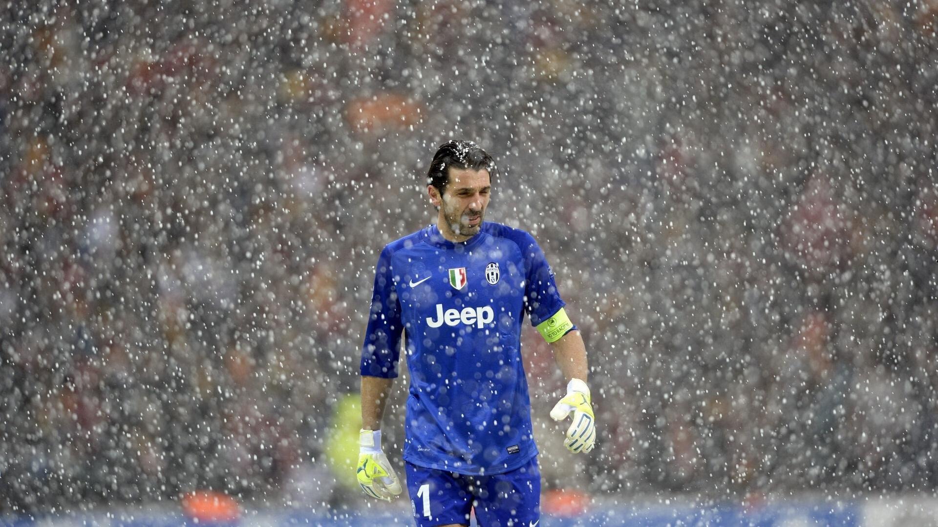 UFC 317替补席上的暗影战士,阿尔曼·萨鲁基安的无声宣言